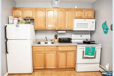 14 Green Court, Lodi, NJ 07644 - Photo 2