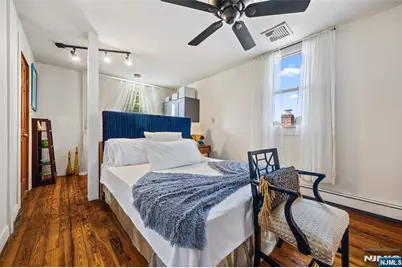 136 Central Boulevard, Palisades Park, NJ 07650 - Photo 14