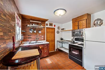 136 Central Boulevard, Palisades Park, NJ 07650 - Photo 12