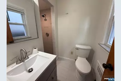 822 Kingsland Lane 1st Floor #1st floor, Fort Lee, NJ 07024 - Photo 8