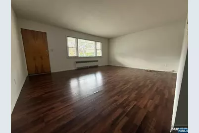 822 Kingsland Lane 1st Floor #1st floor, Fort Lee, NJ 07024 - Photo 4