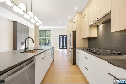 314 Meadowbrook Road, Wyckoff Township, NJ 07481 - Photo 2