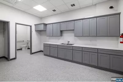 746-748 Tonnele Avenue, Jersey City, NJ 07307 - Photo 10