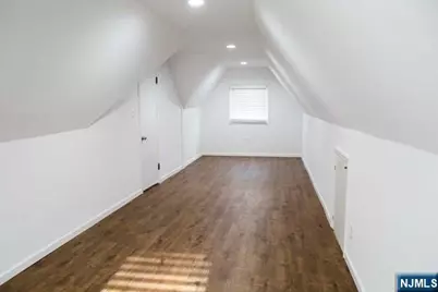 134 Berkshire Road, Hasbrouck Heights, NJ 07604 - Photo 10
