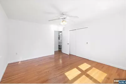 947 E Glen Avenue, Ridgewood, NJ 07450 - Photo 12
