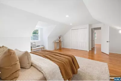 947 E Glen Avenue, Ridgewood, NJ 07450 - Photo 18