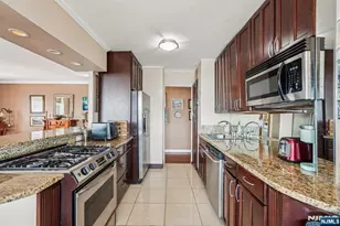 6040 Blvd East 23 G, West New York, NJ 07093 - Photo 12