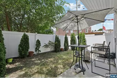 131 Zabriskie Street 1 #1, Jersey City, NJ 07307 - Photo 38