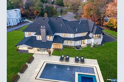 707 Black Hawk Lane, Franklin Lakes, NJ 07417 - Photo 2