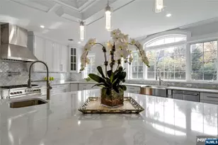 707 Black Hawk Ln, Franklin Lakes, NJ 07417 - Photo 12