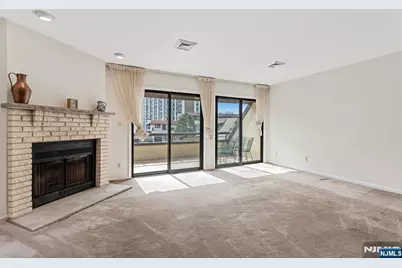 300 Gorge Road 25 #25, Cliffside Park, NJ 07010 - Photo 10