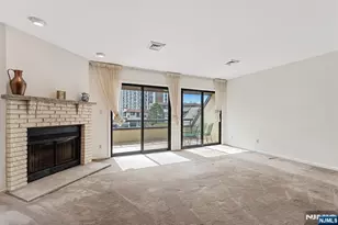 300 Gorge Road 25, Cliffside Park, NJ 07010 - Photo 10