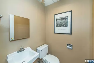 435-437 Hollywood Avenue 7 #7, Fairfield, NJ 07004 - Photo 8