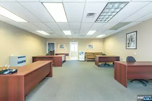 435-437 Hollywood Ave 8, Fairfield, NJ 07004 - Photo 1