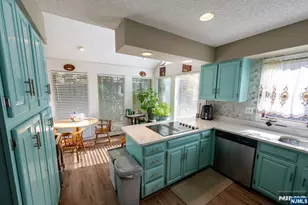 13 Village Way 7, Vernon, NJ 07462 - Photo 6