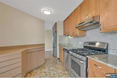 7004 Boulevard East 33D #33D, Guttenberg, NJ 07093 - Photo 18