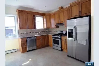 1576 Anderson Avenue 2nd Fl #2nd fl, Fort Lee, NJ 07024 - Photo 2