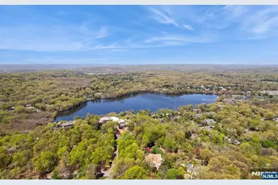 912 Cherokee Lane, Franklin Lakes, NJ 07417 - Photo 42