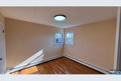 372 Gilbert Avenue 2 #2, Elmwood Park, NJ 07407 - Photo 12