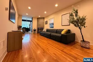 8 Carroll Pl 8, Weehawken, NJ 07086 - Photo 6