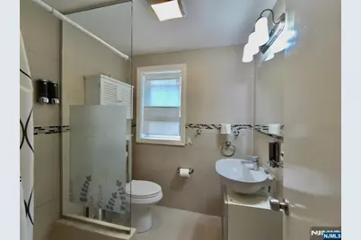 62 Howland Avenue, Teaneck Township, NJ 07666 - Photo 10