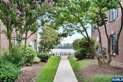 100 Abbie Court, Guttenberg, NJ 07093 - Photo 34