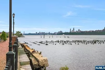 100 Abbie Court, Guttenberg, NJ 07093 - Photo 38