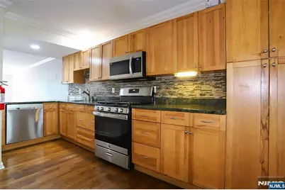 18 Skyview Terrace, Clifton, NJ 07013 - Photo 8