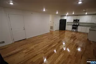 100 Grove Terrace 1, Newark, NJ 07106 - Photo 4