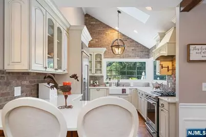 453 W Saddle River Road, Upper Saddle River, NJ 07458 - Photo 10