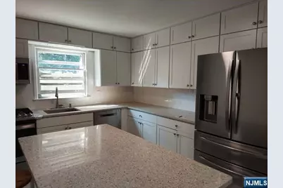 519 Edison Street 1st Fl #1st fl, Ridgefield, NJ 07657 - Photo 2