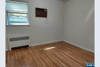 519 Edison Street 1st Fl #1st fl, Ridgefield, NJ 07657 - Photo 8