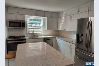 519 Edison Street 1st Fl #1st fl, Ridgefield, NJ 07657 - Photo 4