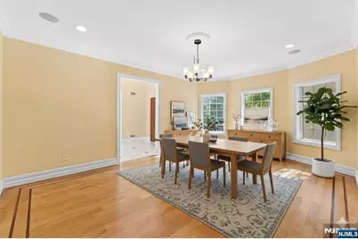 327 E Midland Avenue, Paramus, NJ 07652 - Photo 8