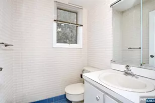 33 Elizabeth Terrace, Leonia, NJ 07605 - Photo 22