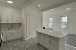 17 Kearny Ave Apt2, Kearny, NJ 07032 - Photo 8