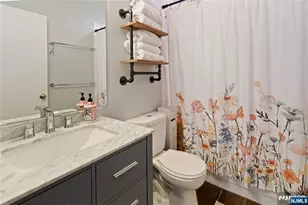 30 Sweetwater Ln, Hamburg, NJ 07419 - Photo 16