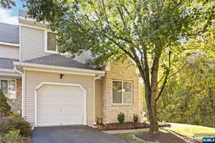 30 Sweetwater Ln, Hamburg, NJ 07419 - Photo 2