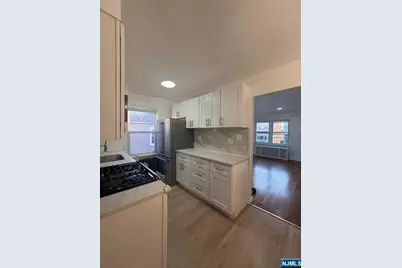 30 Kelly Parkway 2 #2, Bayonne, NJ 07002 - Photo 8