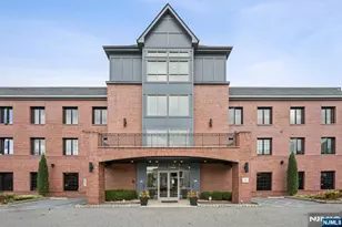 41 W Prospect St, Waldwick, NJ 07463 - Photo 2