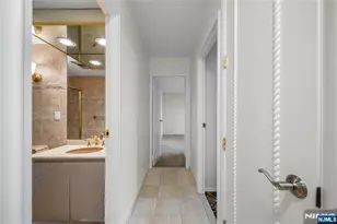 300 Winston Dr 109, Cliffside Park, NJ 07010 - Photo 10