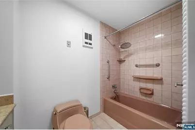 300 Winston Drive 109 #109, Cliffside Park, NJ 07010 - Photo 20