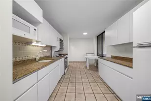 300 Winston Dr 109, Cliffside Park, NJ 07010 - Photo 1