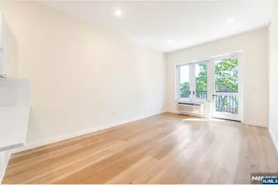 51 Queen Anne Road 312 #312, Bogota, NJ 07603 - Photo 8