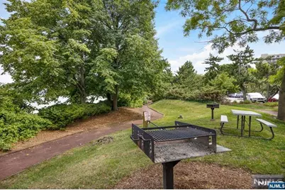 1055 River Road 905 #905, Edgewater, NJ 07020 - Photo 26