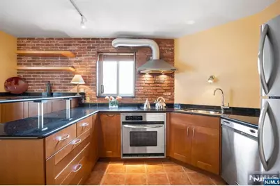 1055 River Road 905 #905, Edgewater, NJ 07020 - Photo 2