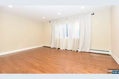 105 Parkway, Rochelle Park Township, NJ 07662 - Photo 2