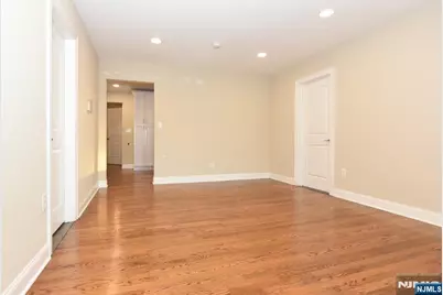 105 Parkway, Rochelle Park Township, NJ 07662 - Photo 16