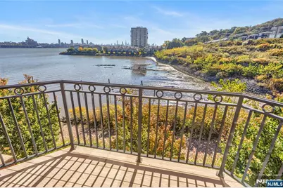 17 Moorings Lane, Edgewater, NJ 07020 - Photo 22