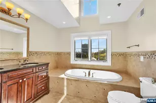 17 Moorings Ln, Edgewater, NJ 07020 - Photo 26